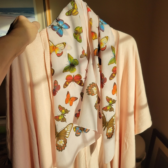Chico's Sweaters - Chico's Pale Pink Short Sleeve Lightweight Ruana Style Sweater ~ OSFM ~ Pretty!